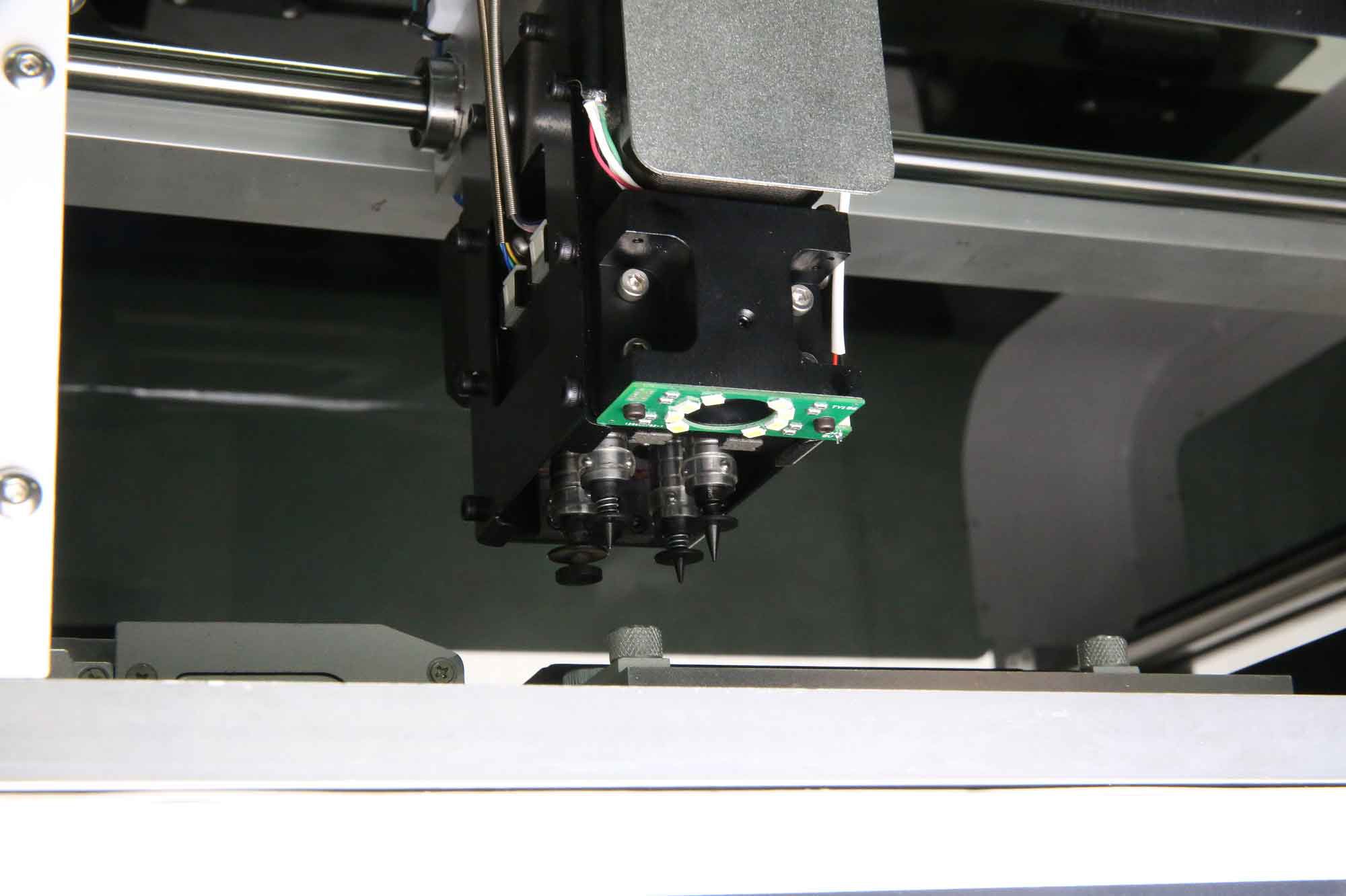 PCB pick and place robot